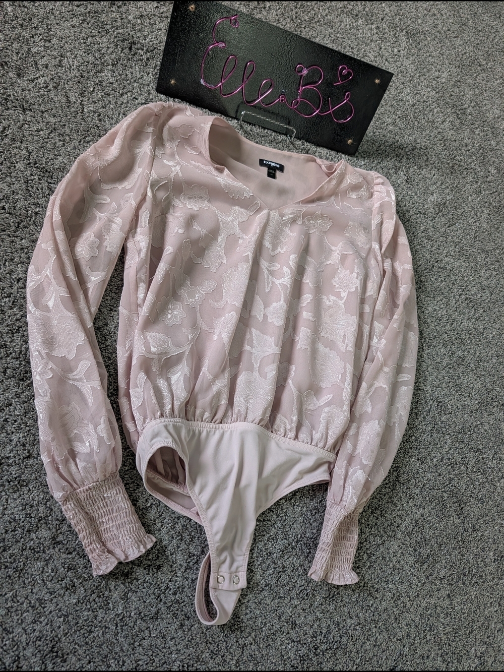 Used Condition Express Pale Pink Floral Lace Bodysuit Top Xs